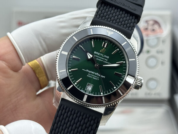 6(4) Breitling Superocean Heritage B20 Automatic 42 Greed Dial GF