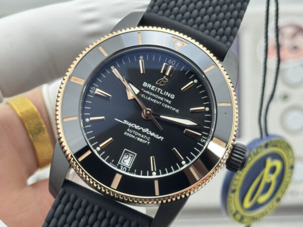 6(4) GF Breitling Superocean Heritage B20 Automatic 42 Black Dial