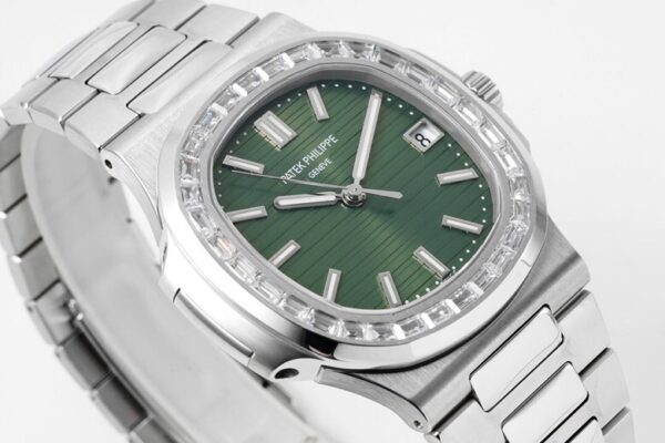 6(5) Patek Philippe Nautilus 5711/1300A-001 Olive Green Dial PPF