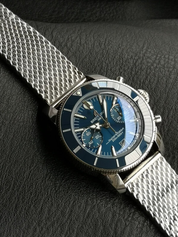 6(5) Breitling Superocean Heritage B01 Chronograph 42 Blue Dial