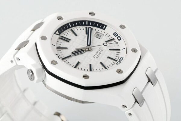 66 Royal Oak Offshore 15707 42mm ZF