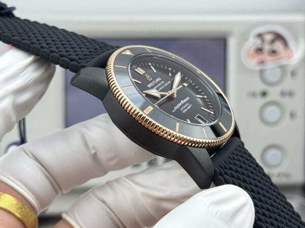 6(6) GF Breitling Superocean Heritage B20 Automatic 42 Black Dial