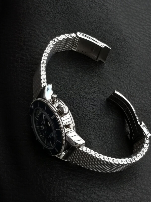 6(7) Breitling Superocean Heritage B01 Chronograph 42 Blue Dial