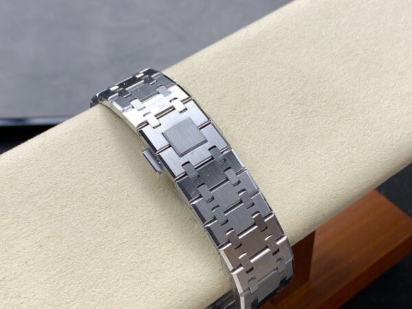 7 Royal Oak Offshore 41mm 26240ST APS