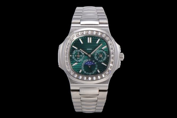 7 Patek Philippe Nautilus 5740/1G-001