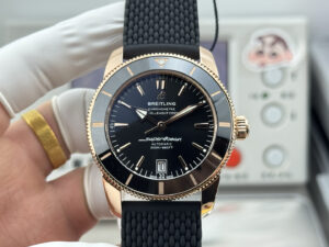 7 GF Breitling Superocean Heritage B20 Automatic 42 Black Dial