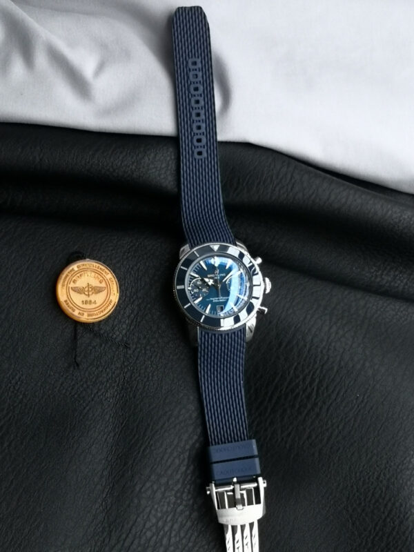 7(1) Breitling Superocean Heritage B01 Chronograph 42 Blue Dial