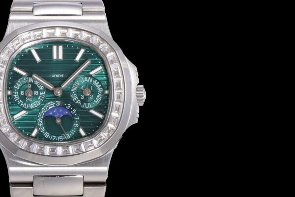 7(1) Patek Philippe Nautilus 5740/1G-001