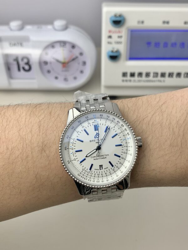 Breitling Navitimer Automatic 41 White Dial Steel bracelet