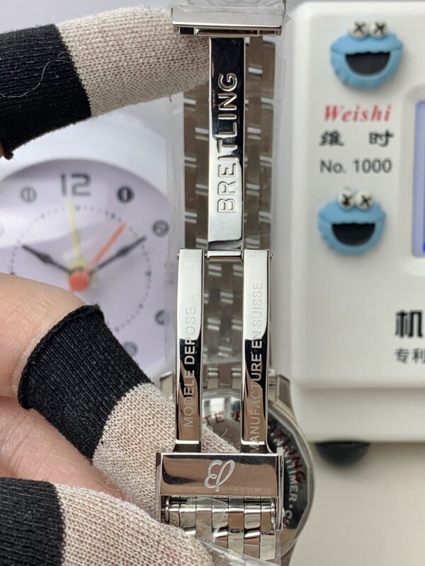 Breitling Navitimer Automatic 41 White Dial Steel bracelet