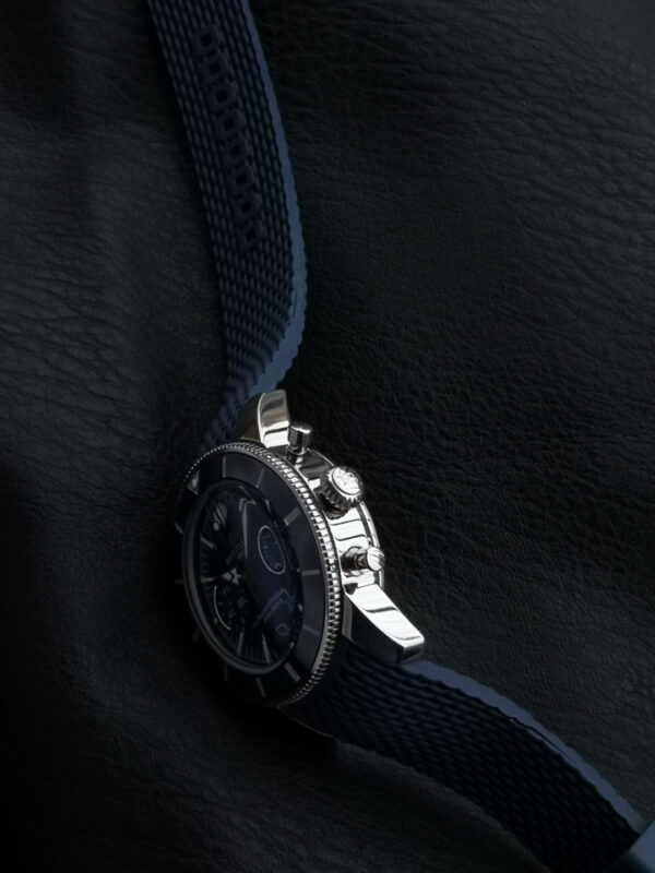 7(6) Breitling Superocean Heritage B01 Chronograph 42 Blue Dial
