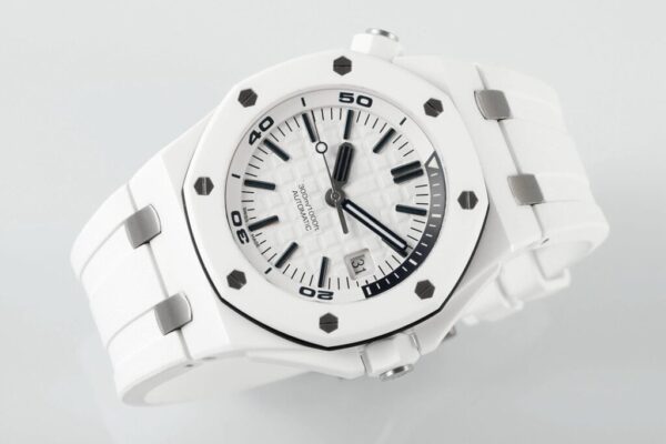 77 Royal Oak Offshore 15707 42mm ZF