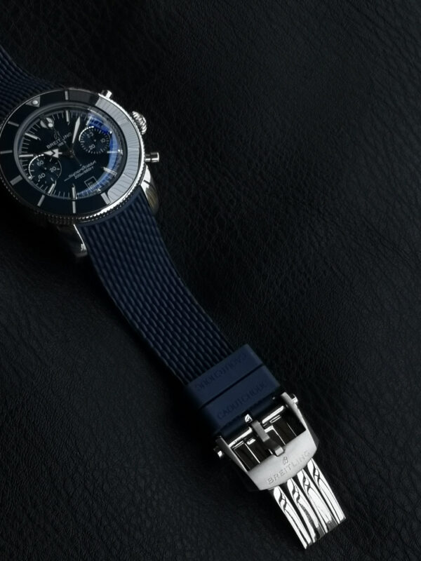 7(7) Breitling Superocean Heritage B01 Chronograph 42 Blue Dial