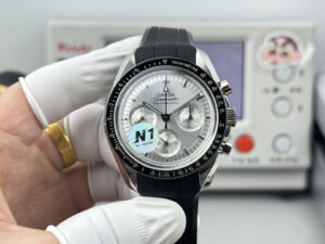 8 Omega Speedmaster Professional Moonwatch 310.63.42.50.02.001