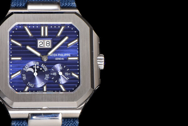 8(1) Patek Philippe Cubitus 5822 Blue Dial TWF