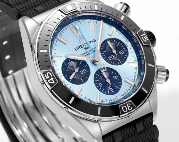 8(1) Breitling Super Chronomat B01 44 AB0136251C1S1 BLS