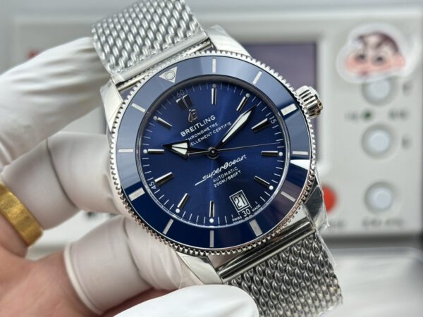 8(1) GF Breitling Superocean Heritage B20 Automatic 42 Blue Dial