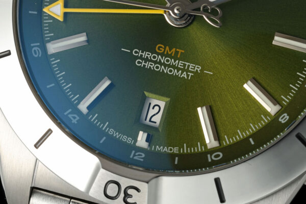 8(2) Breitling Chronomat Automatic GMT 40 A32398A11L1A1 BLS