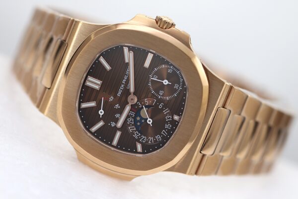 8(2) Patek Philippe Nautilus 5712/1K-001 Dark Brown Dial PPF