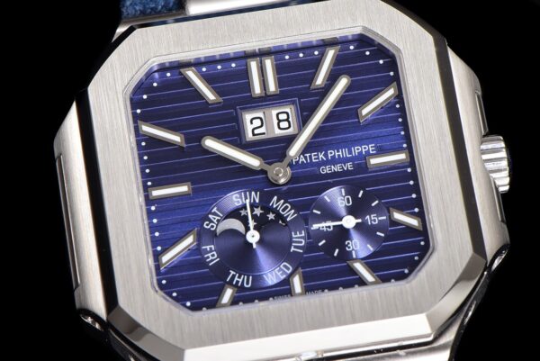 8(2) Patek Philippe Cubitus 5822 Blue Dial TWF