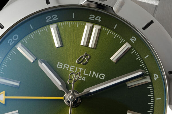 8(3) Breitling Chronomat Automatic GMT 40 A32398A11L1A1 BLS