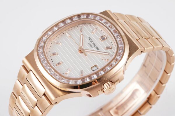 8(3) Patek Philippe Nautilus 5711 White Dial PPF