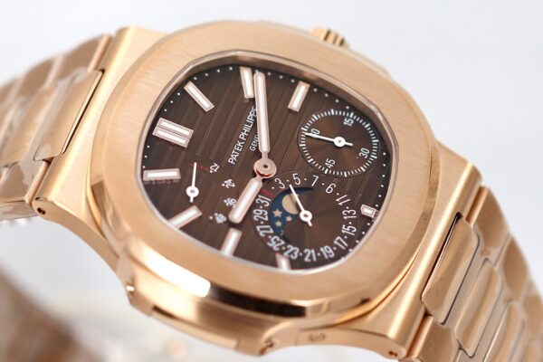 8(3) Patek Philippe Nautilus 5712/1K-001 Dark Brown Dial PPF