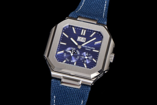 8(3) Patek Philippe Cubitus 5822 Blue Dial TWF