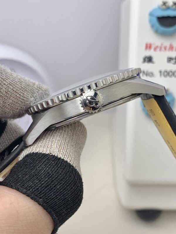 8(4) Breitling Navitimer Automatic 41 A17329171C1P1