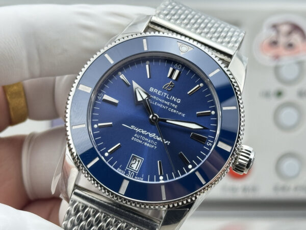 8(4) GF Breitling Superocean Heritage B20 Automatic 42 Blue Dial