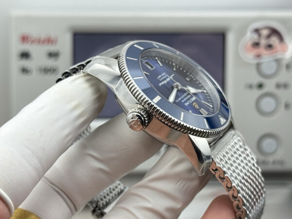 8(5) GF Breitling Superocean Heritage B20 Automatic 42 Blue Dial
