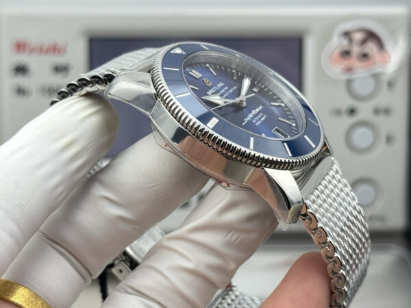 8(6) GF Breitling Superocean Heritage B20 Automatic 42 Blue Dial