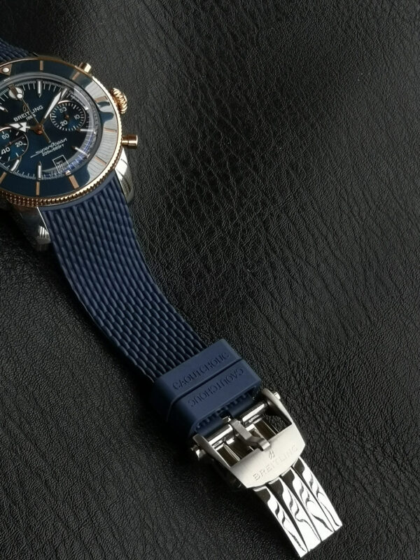 8(7) Breitling Superocean Heritage B01 Chronograph 42 Blue Dial