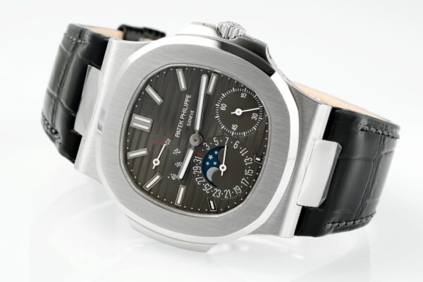 9(3) Patek Philippe Nautilus 5712G-001 Dark Gray Dial PPF