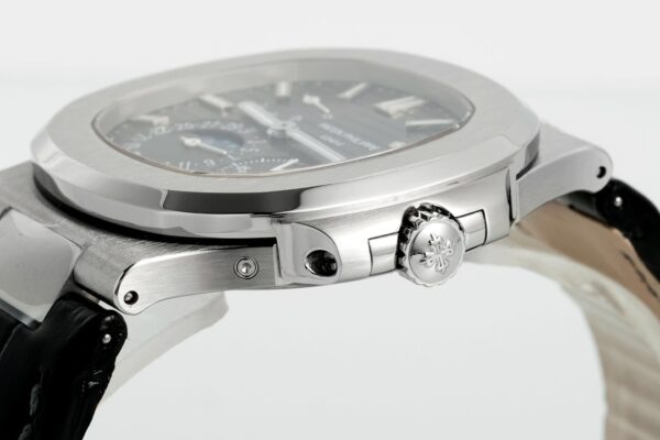 9(6) Patek Philippe Nautilus 5712G-001 Dark Gray Dial PPF