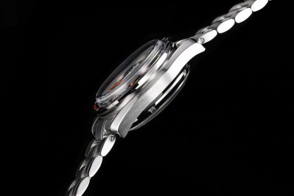 9(6) Omega Speedmaster Racing Black Dial Orange Accents