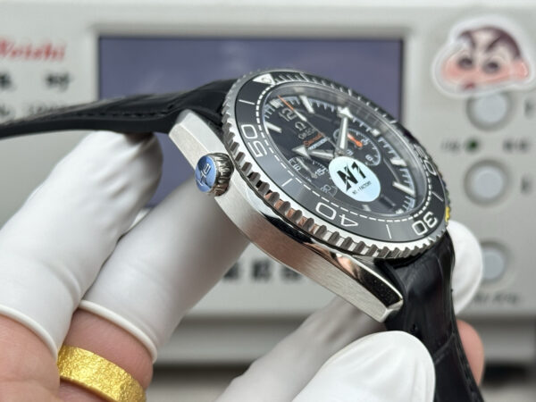 DM_20260521105603_007 Omega Seamaster Planet Ocean 600M 215.33.46.51.01.001 N1F