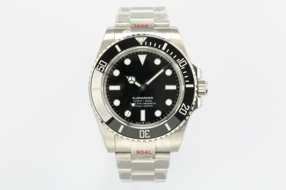 ROLEX Submariner Series Model 124060